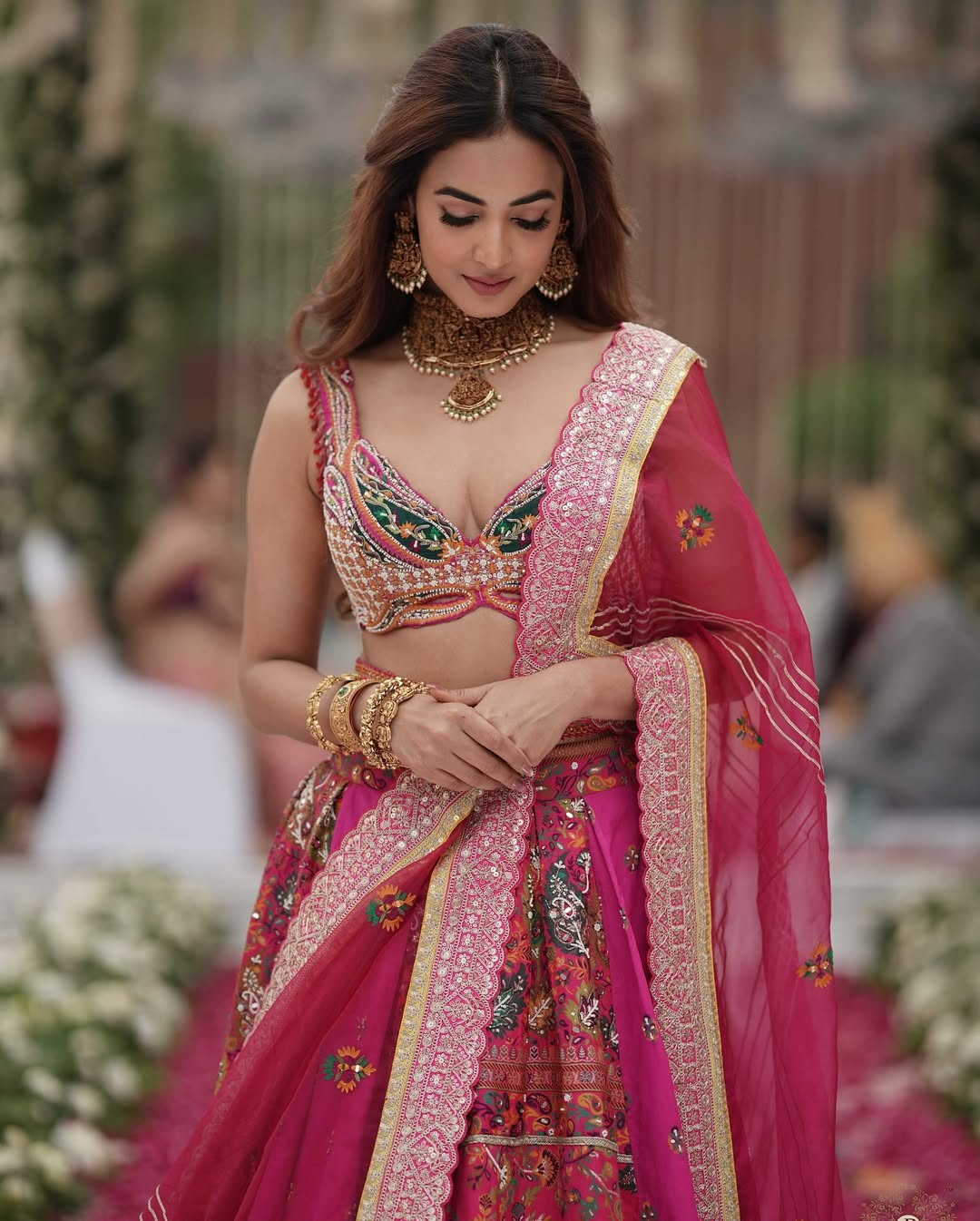 Sonal Chauhan Hot pink jacquard silk banarasi lehenga set