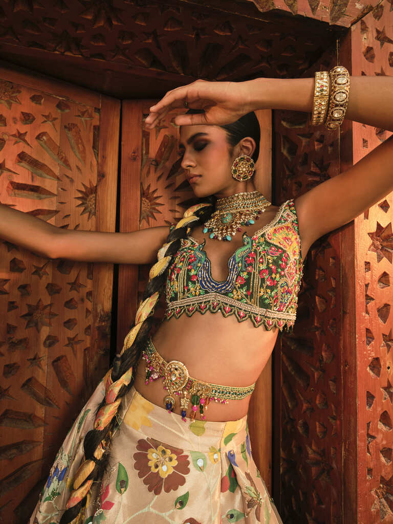 Gold Zari woven Paithani Lehnga