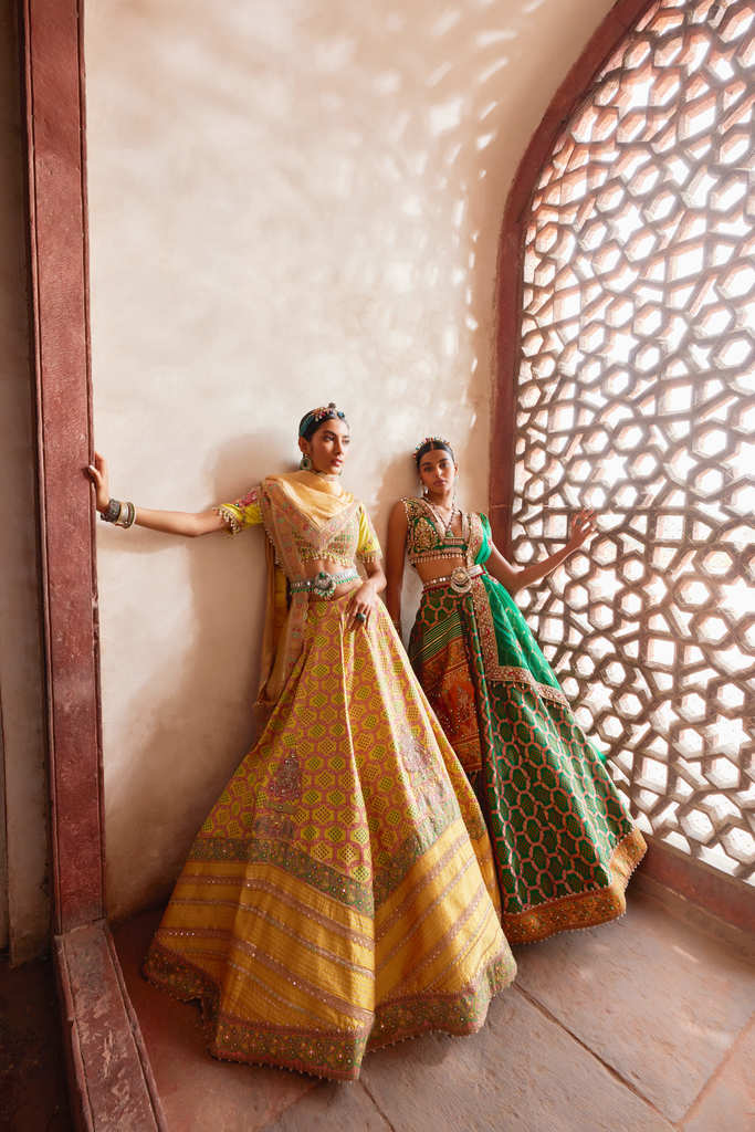 Women's Yellow Banarasi Woven Lehenga Sets frontview