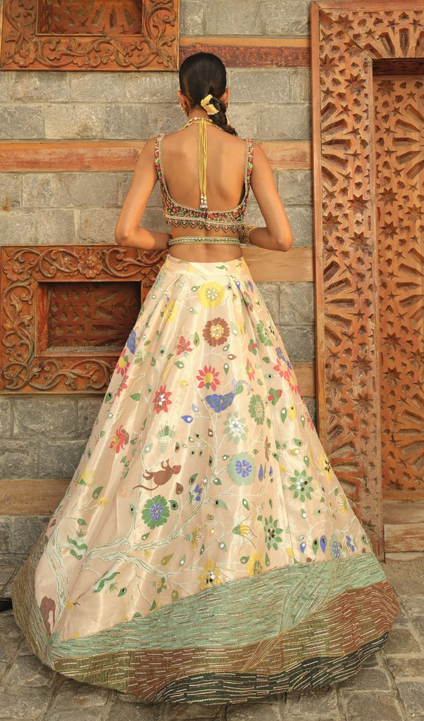Gold Zari woven Paithani Lehnga