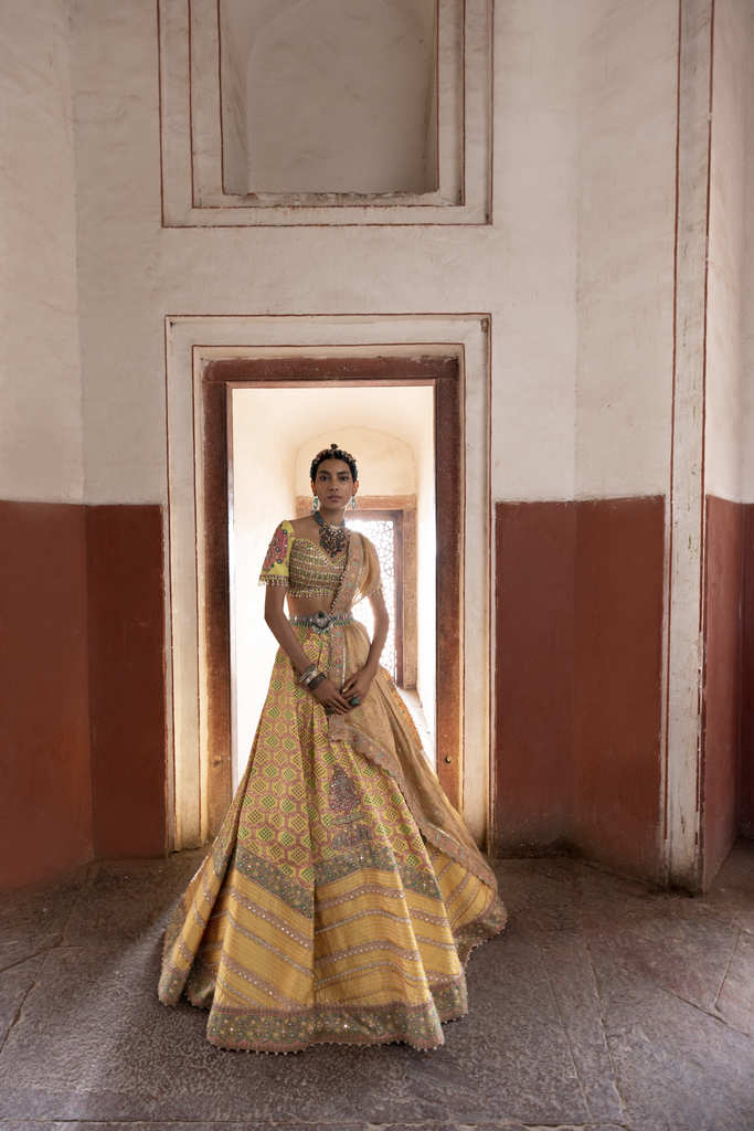 Women's Yellow Banarasi Woven Lehenga Sets 